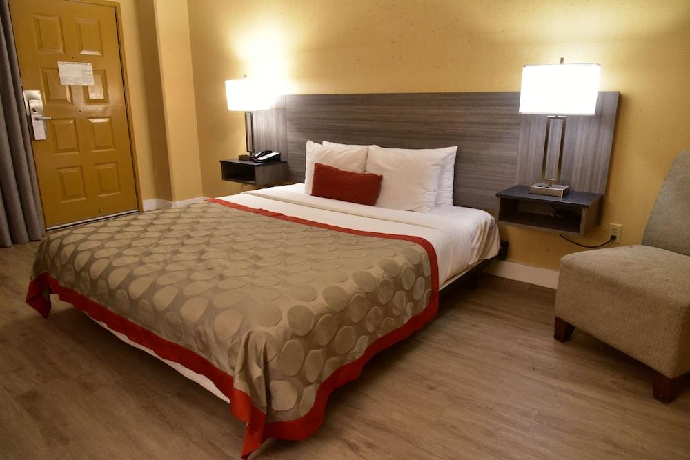 Ramada By Wyndham San Diego National City Dış mekan fotoğraf