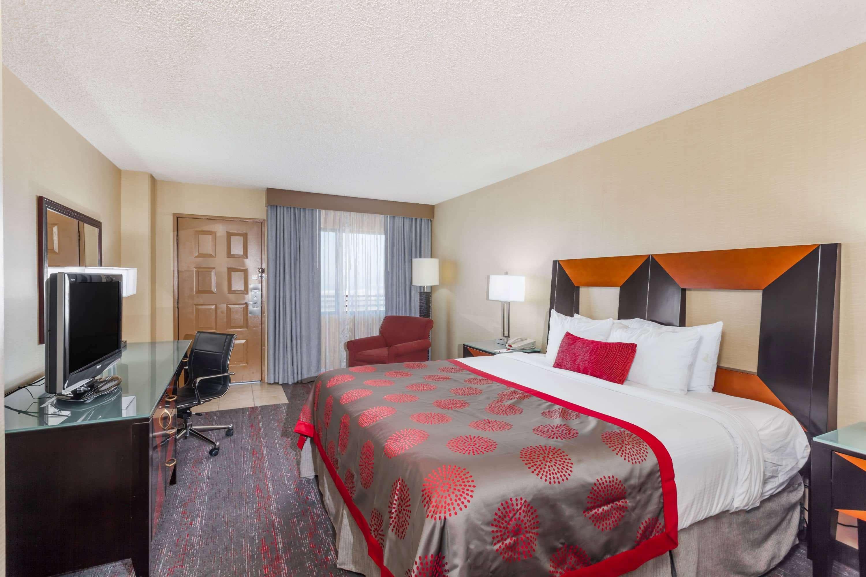 Ramada By Wyndham San Diego National City Dış mekan fotoğraf