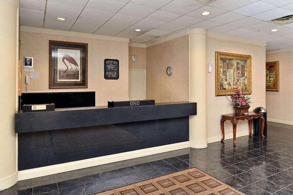 Ramada By Wyndham San Diego National City Dış mekan fotoğraf