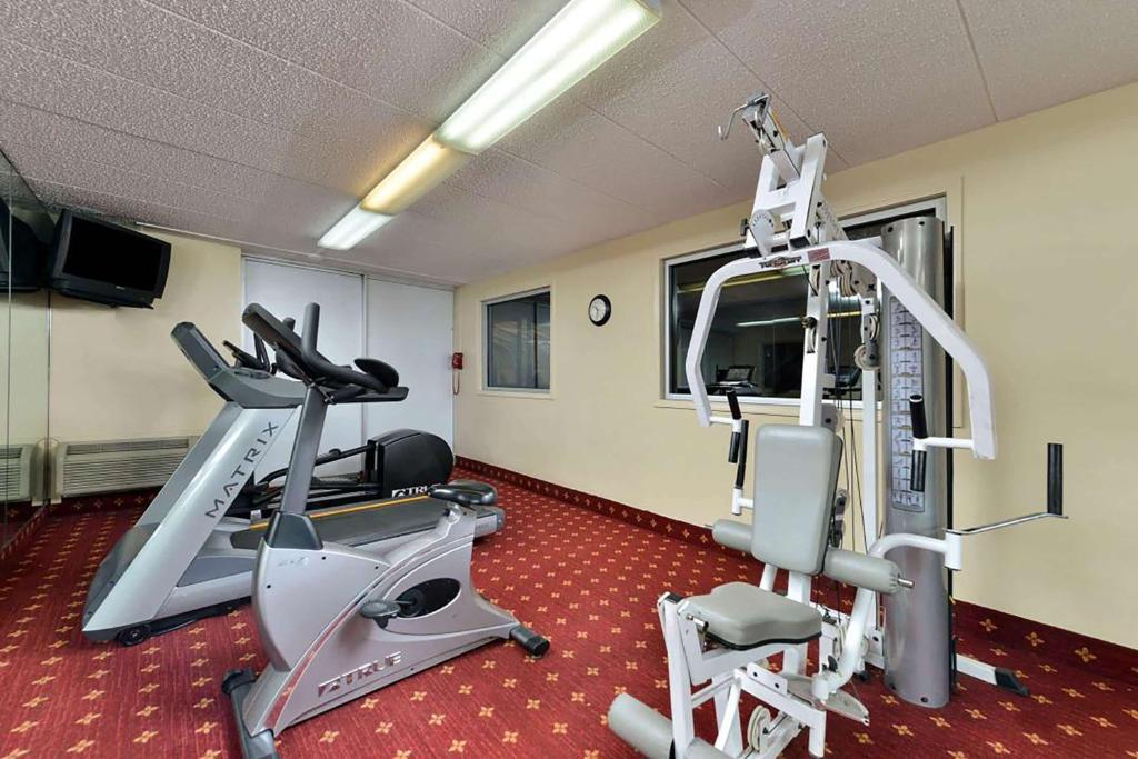 Ramada By Wyndham San Diego National City Dış mekan fotoğraf