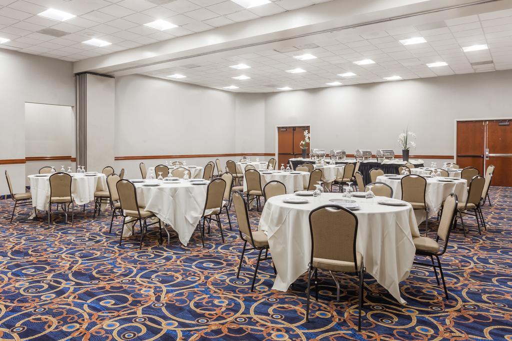 Ramada By Wyndham San Diego National City Dış mekan fotoğraf