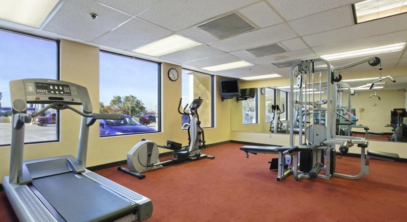 Ramada By Wyndham San Diego National City Dış mekan fotoğraf